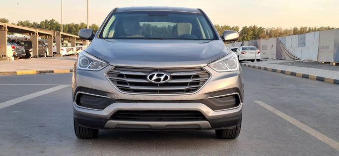 Used Hyundai Santa Fe III Facelift, 2.4 l, 2018 in Sharjah by Zone Used Cars, Grey color. American Specs | AUTO.AE