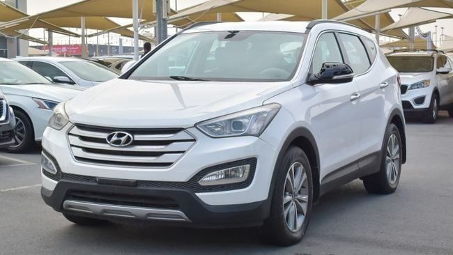 Подержанный Hyundai Santa Fe III, 2.4 л, 2016 в Шардже от Emirates & Gulf used cars Белый цвет. GCC | AUTO.AE