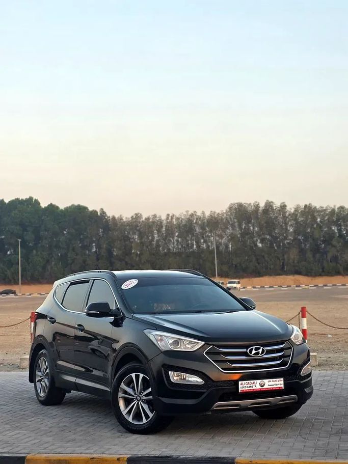 Used Hyundai Santa Fe III Facelift, 2.4 l, 2015 in Sharjah by Ali Gad Ali Used Cars, Black color. GCC Specs | AUTO.AE