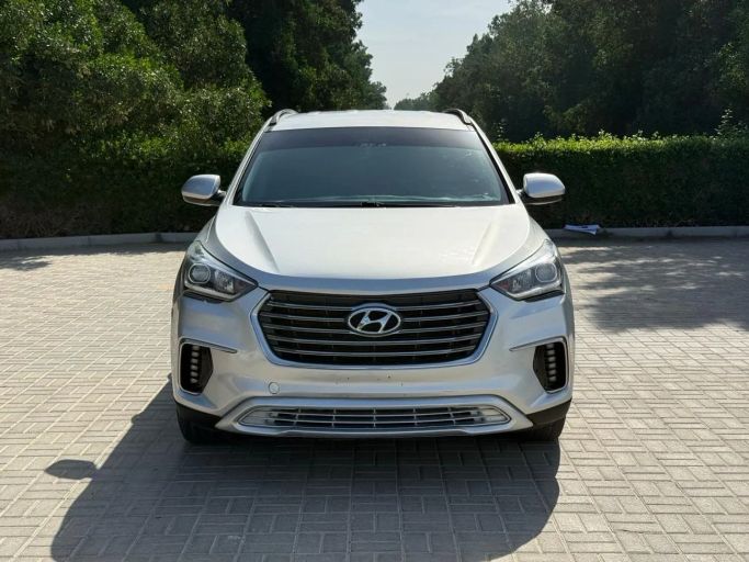 Подержанный Hyundai Santa Fe IV, 3.5 л, 2019 в Шардже от AL HAMOOR AL THAHABI Серебристый цвет. Американская | AUTO.AE