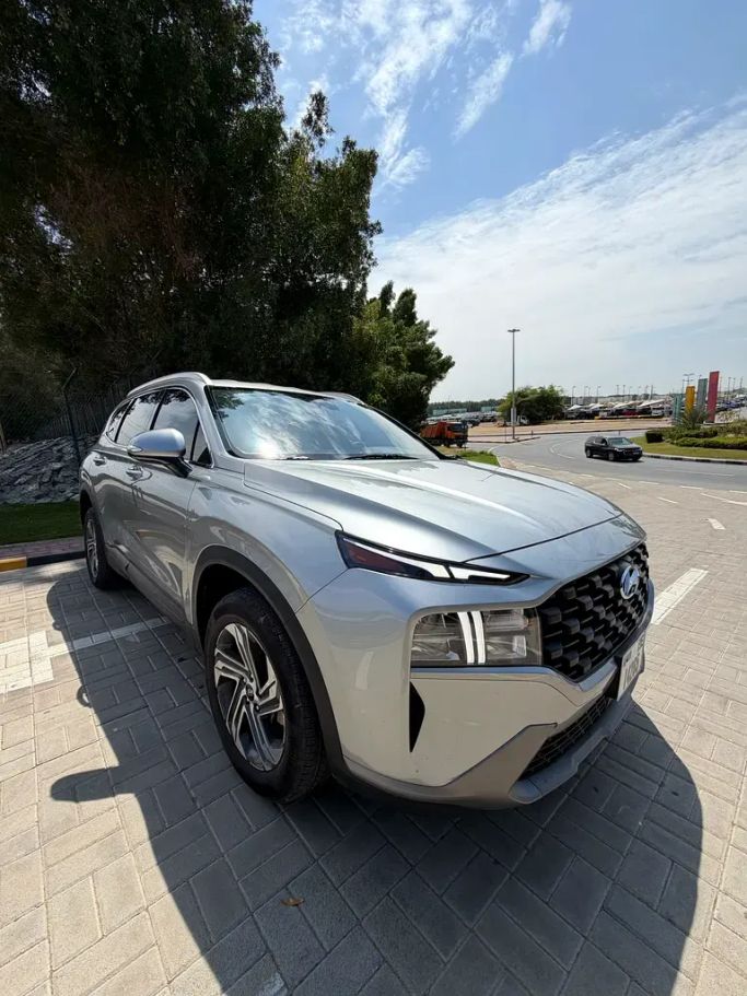 Used Hyundai Santa Fe IV Facelift, 2.5 l, 2023 in Sharjah by Al Wameed Used Cars, Silver color. American Specs | AUTO.AE