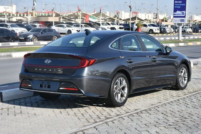 Подержанный Hyundai Sonata VIII (DN8), 2.5 л, 2021 в Шардже от Alfaris Used Cars Серый цвет.  | AUTO.AE