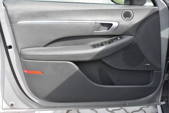 Used Hyundai Sonata VIII (DN8), 2.0 l, 2023 in Sharjah by Alfaris Used Cars, Silver color. Other | AUTO.AE