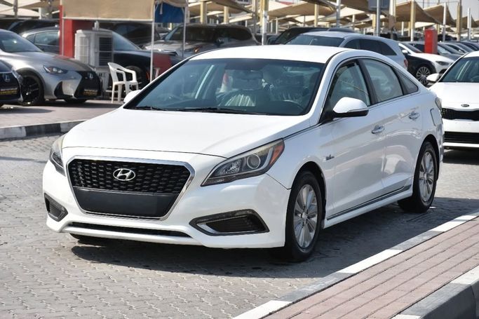 Подержанный Hyundai Sonata VII (LF), 2.0 л, 2016 в Шардже от Alfaris Used Cars Белый цвет. Other | AUTO.AE