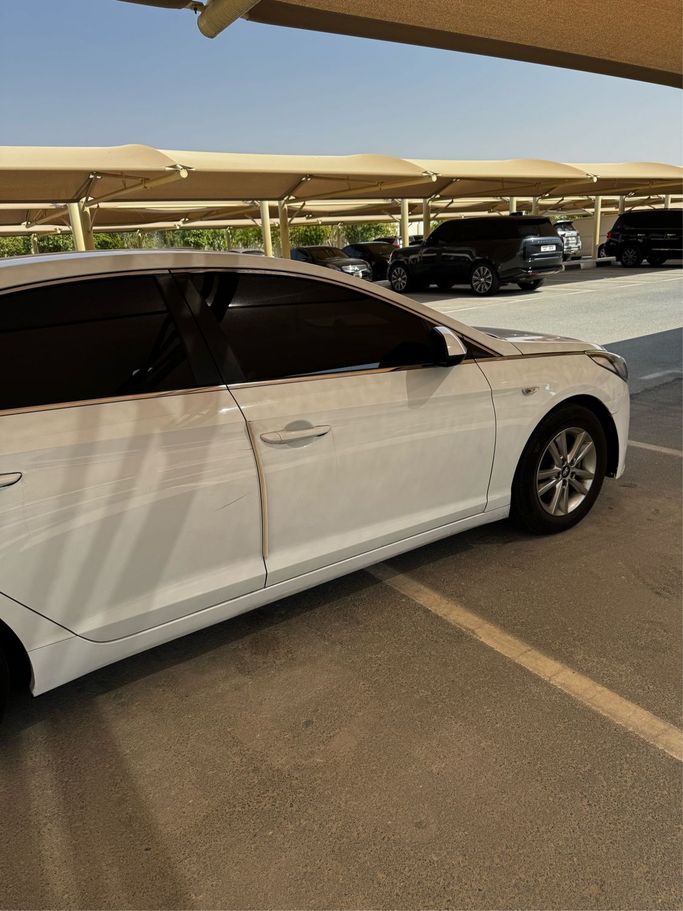 Подержанный Hyundai Sonata VII (LF), 1.7 л, 2016 в Шардже Белый цвет. Корейская | AUTO.AE