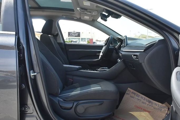 Подержанный Hyundai Sonata VIII (DN8), 1.6 л, 2021 в Шардже от Alfaris Used Cars Черный цвет. Other | AUTO.AE