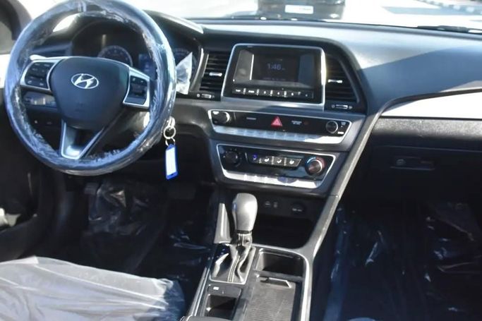 Used Hyundai Sonata VII (LF) Facelift, 2.0 l, 2019 in Sharjah by Alfaris Used Cars, White color. Other | AUTO.AE