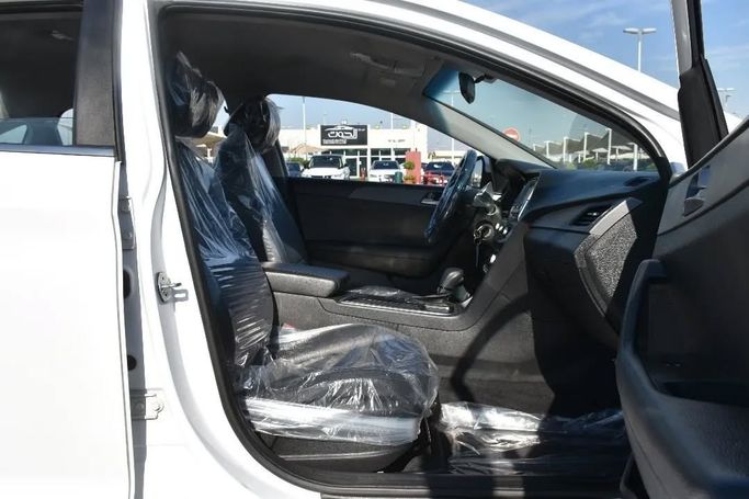 Used Hyundai Sonata VII (LF) Facelift, 2.0 l, 2019 in Sharjah by Alfaris Used Cars, White color. Other | AUTO.AE