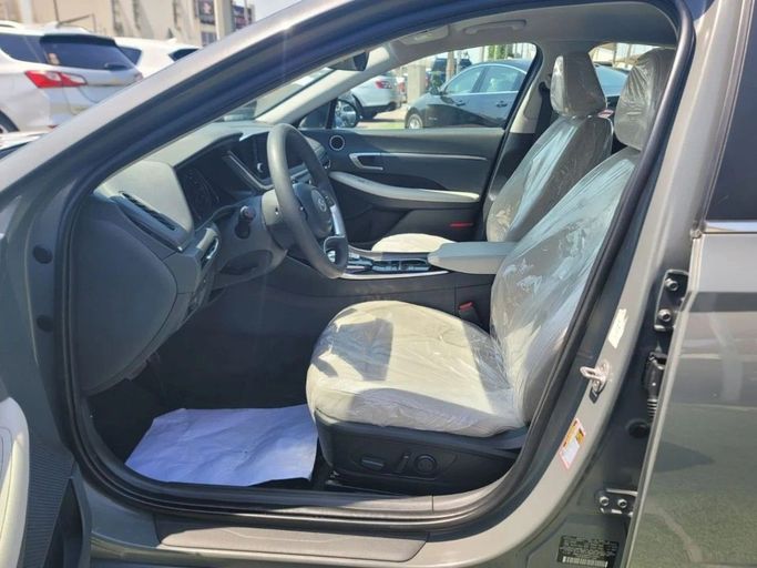 Used Hyundai Sonata VIII (DN8), 2.5 l, 2023 in Sharjah by Tabarak Used Cars, Silver color. American Specs | AUTO.AE