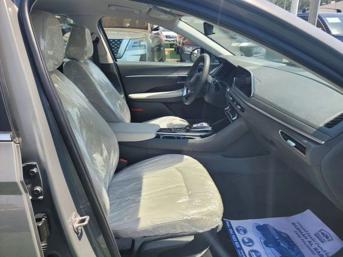 Used Hyundai Sonata VIII (DN8), 2.5 l, 2023 in Sharjah by Tabarak Used Cars, Silver color. American Specs | AUTO.AE