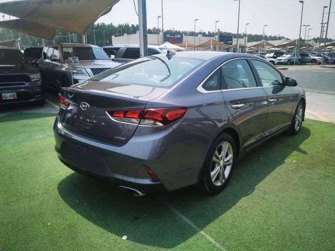 Подержанный Hyundai Sonata VII (LF) Рестайлинг, 2.4 л, 2018 в Шардже от Tabarak Used Cars Серый цвет. Американская | AUTO.AE