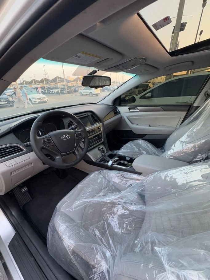 Used Hyundai Sonata VII (LF), 2.0 l, 2016 in Sharjah by Titanium Used Cars, Silver color. American Specs | AUTO.AE