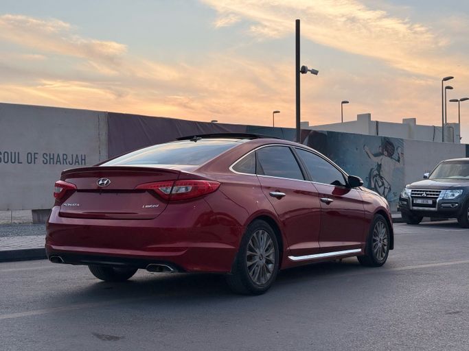Used Hyundai Sonata VII (LF), 2.4 l, 2015 in Sharjah, Red color. American Specs | AUTO.AE