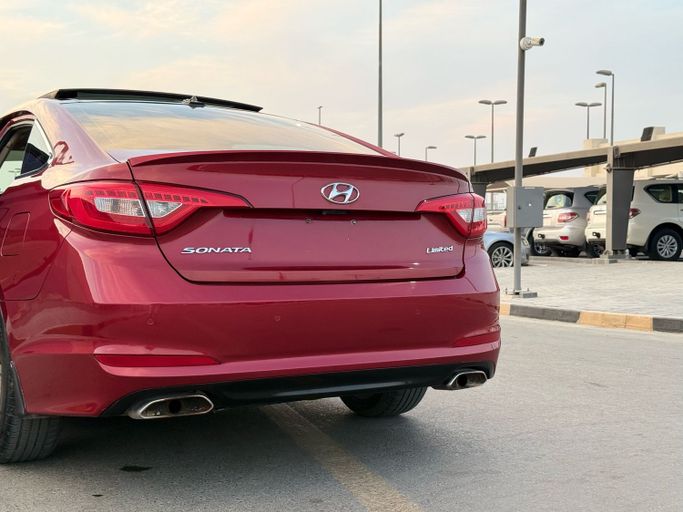 Used Hyundai Sonata VII (LF), 2.4 l, 2015 in Sharjah, Red color. American Specs | AUTO.AE