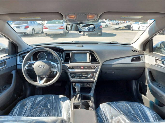 Used Hyundai Sonata VII (LF) Facelift, 2.4 l, 2018 in Sharjah by Daira Used Cars, White color. American Specs | AUTO.AE