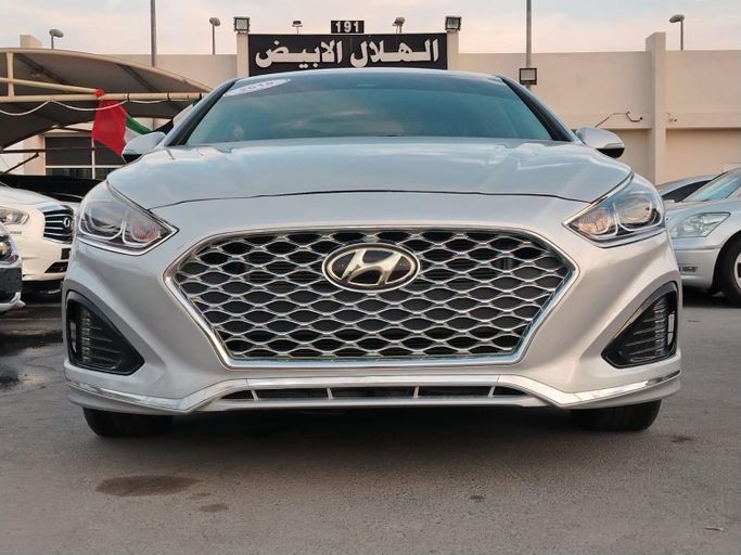 Used Hyundai Sonata VII (LF) Facelift, 2.0 l, 2018 in Sharjah by Al Helal Al Abyadh Used Cars, Silver color. American Specs | AUTO.AE