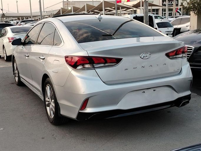 Used Hyundai Sonata VII (LF) Facelift, 2.0 l, 2018 in Sharjah by Al Helal Al Abyadh Used Cars, Silver color. American Specs | AUTO.AE