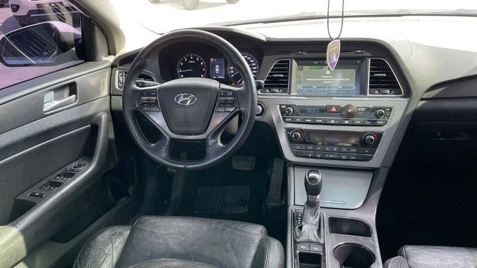 Подержанный Hyundai Sonata VII (LF), 2.0 л, 2015 в Шардже от Halla Cars Белый цвет. Канадская | AUTO.AE