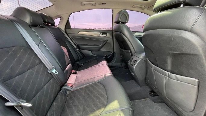 Подержанный Hyundai Sonata VII (LF), 2.0 л, 2015 в Шардже от Halla Cars Белый цвет. Канадская | AUTO.AE