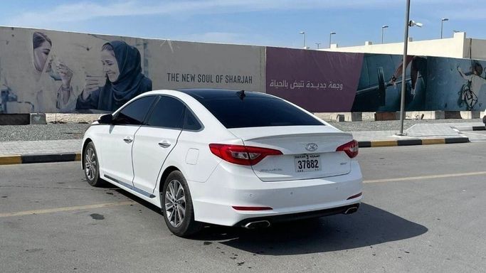 Подержанный Hyundai Sonata VII (LF), 2.0 л, 2015 в Шардже от Halla Cars Белый цвет. Канадская | AUTO.AE