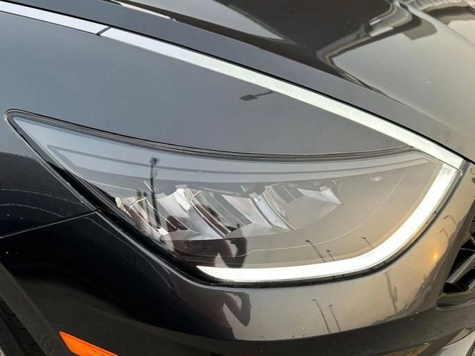 Подержанный Hyundai Sonata VIII (DN8), 2.5 л, 2020 в Шардже от Al Nukhba Al Malakyah Used Cars Серый цвет. Американская | AUTO.AE