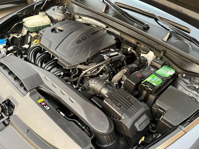 Подержанный Hyundai Sonata VIII (DN8), 2.5 л, 2020 в Шардже от Al Nukhba Al Malakyah Used Cars Серый цвет. Американская | AUTO.AE