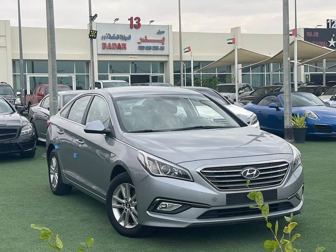 Подержанный Hyundai Sonata VII (LF) Рестайлинг, 2.0 л, 2018 в Шардже от Badar Used Cars Серебристый цвет.  | AUTO.AE
