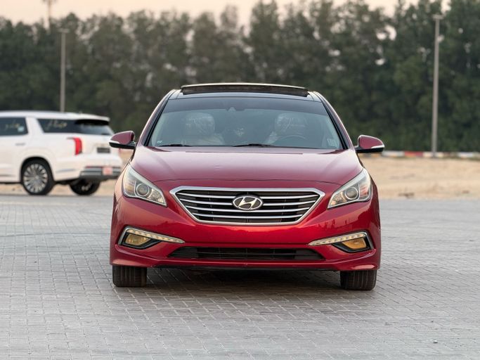 Подержанный Hyundai Sonata VII (LF), 2.4 л, 2015 в Шардже Красный цвет. Американская | AUTO.AE