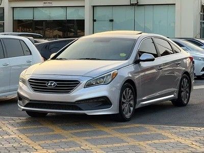 مستعملة Hyundai Sonata سابعاً (LF), 2.4 l, 2016 في في الشارقة من ASAL ALHAIBAH USED CARS، اللون فضي. المواصفات الأمريكية | AUTO.AE