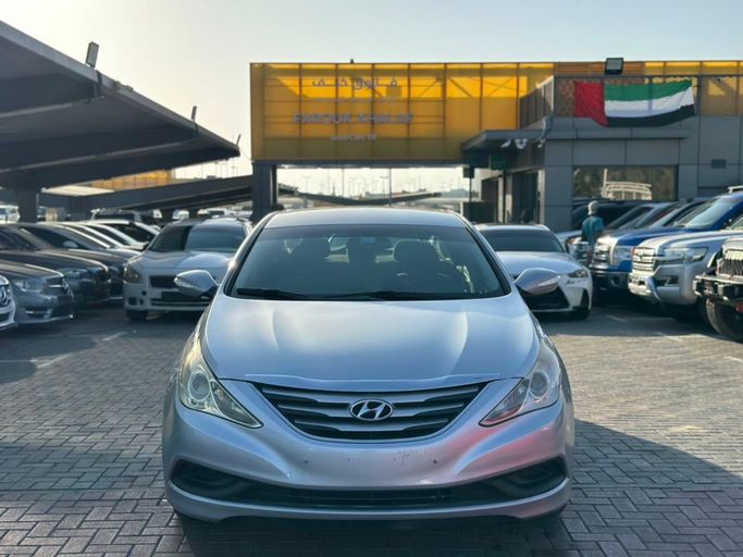 مستعملة Hyundai Sonata السادس (YF), 2.0 l, 2014 في في الشارقة من FAROUK KHALAF، اللون فضي. المواصفات الأمريكية | AUTO.AE | إعلان #266236