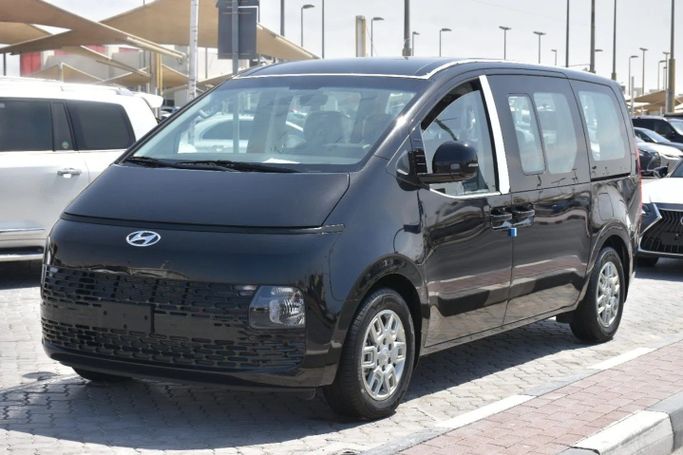 Новый Hyundai Staria, 3.5 л, 2024 в Шардже от Alfaris Used Cars Черный цвет. Other | AUTO.AE