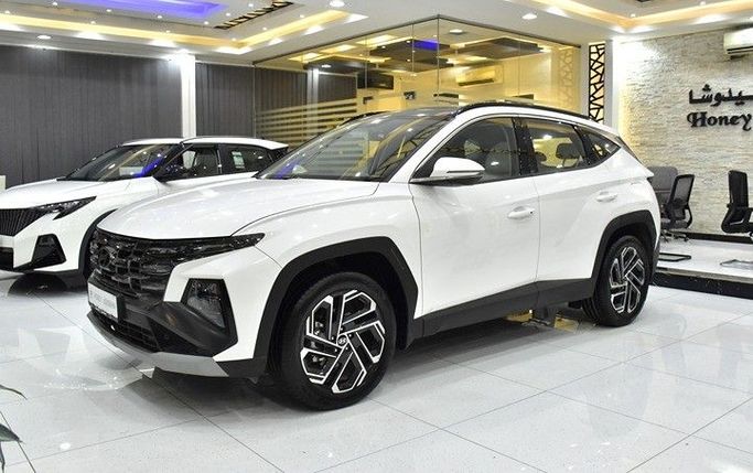 جديدة Hyundai Tucson شد الوجه IV, 1.5 l, 2025 في في الشارقة من Honey Gidosha Used Cars Tr.، اللون أبيض.  | AUTO.AE