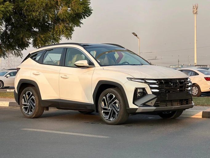 Новый Hyundai Tucson IV, 2.0 л, 2025 в Шардже от Alfaris Used Cars Белый цвет. Other | AUTO.AE