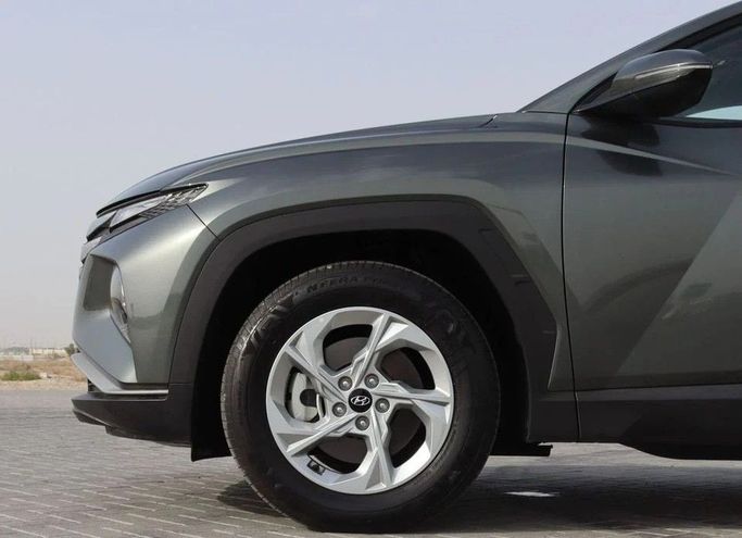 Подержанный Hyundai Tucson IV, 2.0 л, 2024 в Шардже от Al Sayed Khamis Used Cars Серый цвет. GCC | AUTO.AE
