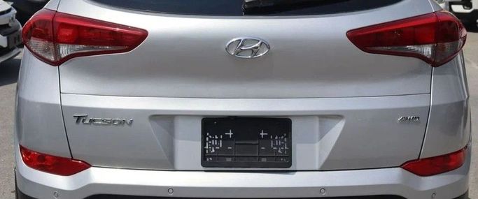 Подержанный Hyundai Tucson III, 2.0 л, 2016 в Шардже от Al Sayed Khamis Used Cars Серебристый цвет. GCC | AUTO.AE