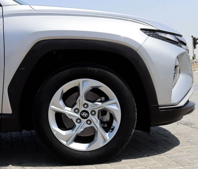 Подержанный Hyundai Tucson IV, 2.0 л, 2022 в Шардже от Al Sayed Khamis Used Auto Trading Серебристый цвет. GCC | AUTO.AE
