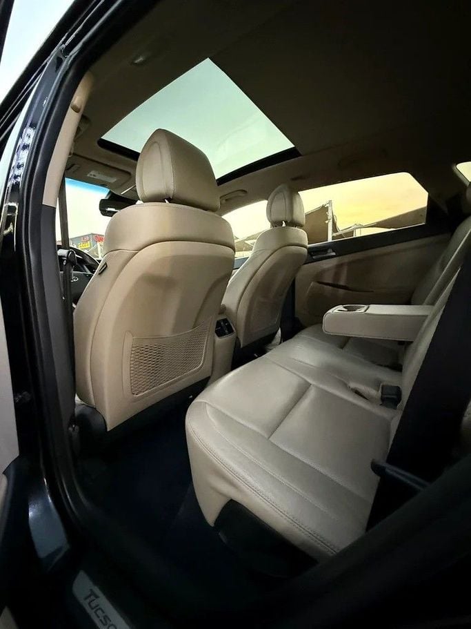Used Hyundai Tucson III, 1.6 l, 2017 in Sharjah by Elmorshedi Motors, Black color. American Specs | AUTO.AE