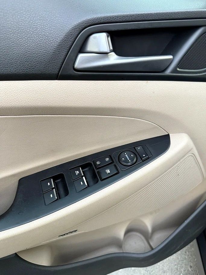 Used Hyundai Tucson III, 1.6 l, 2017 in Sharjah by Elmorshedi Motors, Black color. American Specs | AUTO.AE