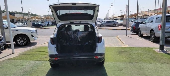 Подержанный Hyundai Tucson IV, 2.5 л, 2022 в Шардже от Tabarak Used Cars Белый цвет. Американская | AUTO.AE