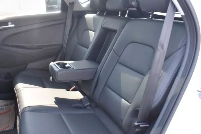 Used Hyundai Tucson III Facelift, 1.6 l, 2021 in Sharjah by Alfaris Used Cars, White color. Other | AUTO.AE