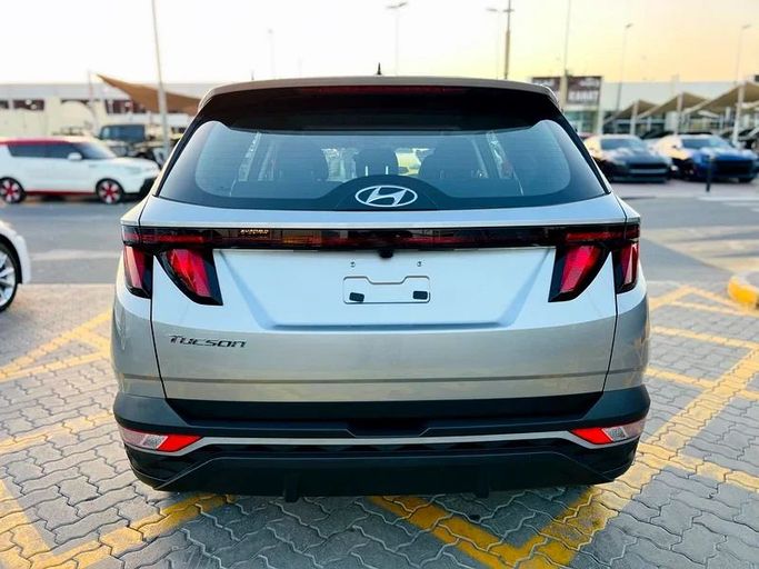 Подержанный Hyundai Tucson IV, 2.0 л, 2023 в Шардже от Karkuk Used Cars Серебристый цвет. Американская | AUTO.AE