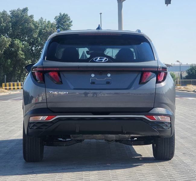 Подержанный Hyundai Tucson IV, 2.5 л, 2024 в Шардже от Nassem Al Sham Used Cars Серый цвет. Американская | AUTO.AE