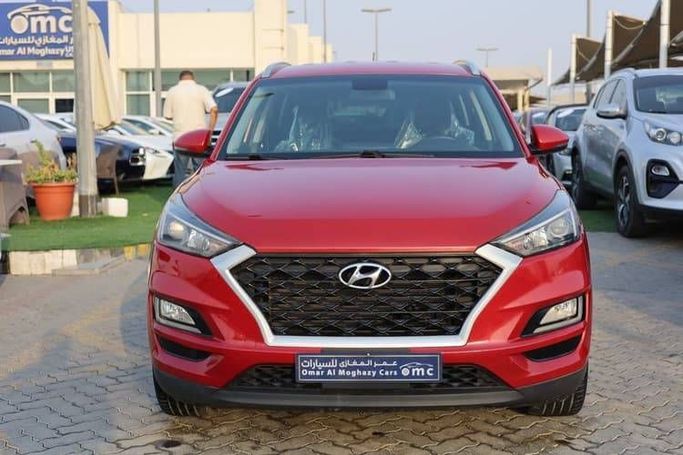 Подержанный Hyundai Tucson III Рестайлинг, 2.0 л, 2019 в Шардже от OMC Used Cars Красный цвет. GCC | AUTO.AE