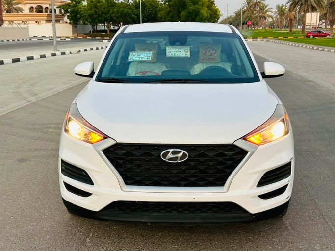 Подержанный Hyundai Tucson III (TL) Рестайлинг, 2.0 л, 2019 в Шардже от QASR AL JAZEERA Белый цвет. Американская | AUTO.AE | Объявление #270782
