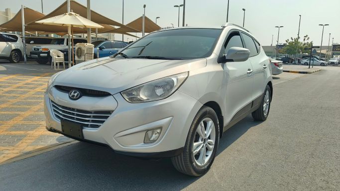 Подержанный ⁦Hyundai Tucson II (LM), 2.0 л, 2012⁩ в ОАЭ, Шарджа от Emam Used Cars Серебристый цвет. GCC | AUTO.AE | Объявление #290236