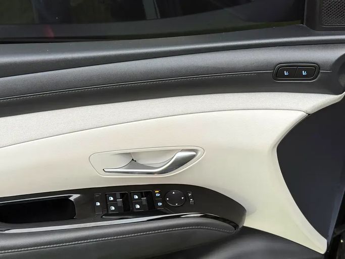 Подержанный Hyundai Tucson IV (NX4) Рестайлинг, 2.0 л, 2025 в ОАЭ, Шарджа от Rebou Alfakhama Черный цвет. Американская | AUTO.AE | Объявление #295816 — фото 14 из 20