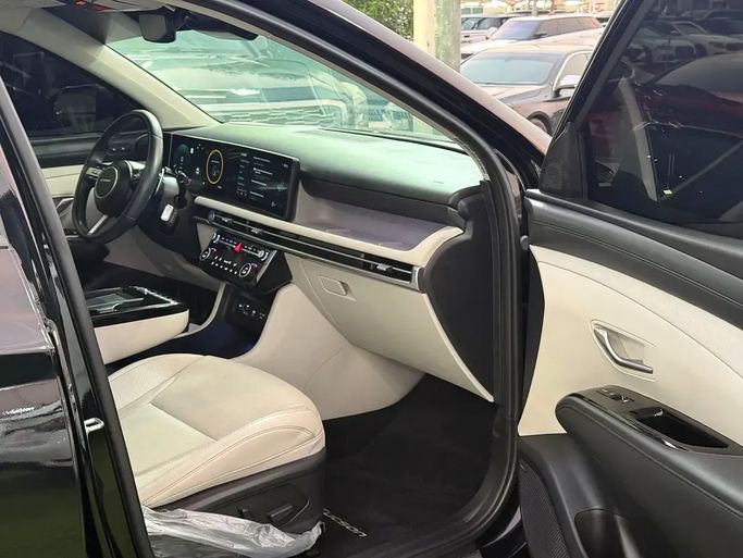 Подержанный Hyundai Tucson IV (NX4) Рестайлинг, 2.0 л, 2025 в ОАЭ, Шарджа от Rebou Alfakhama Черный цвет. Американская | AUTO.AE | Объявление #295816 — фото 20 из 20