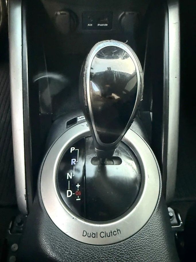 Подержанный Hyundai Veloster I, 1.6 л, 2014 в Шардже от Elmorshedi Motors Белый цвет. Американская | AUTO.AE