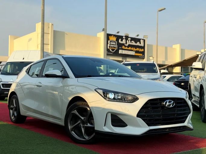 Подержанный Hyundai Veloster II, 2.0 л, 2020 в Шардже от Al Muhtaref Used Cars Белый цвет. Американская | AUTO.AE | Объявление #272353