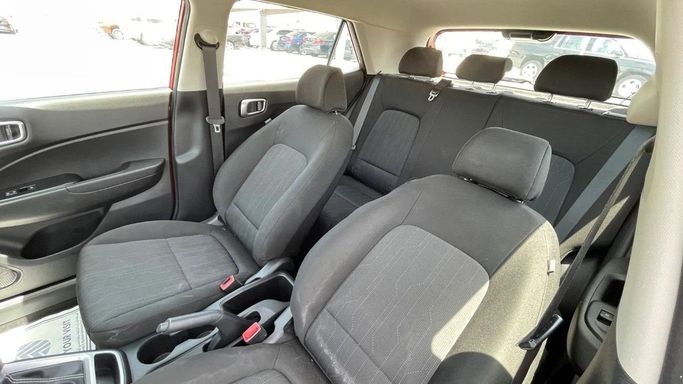 Подержанный Hyundai Venue I, 1.6 л, 2020 в Шардже от Halla Cars Красный цвет. Американская | AUTO.AE